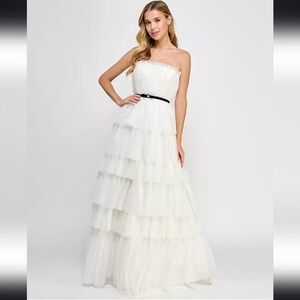 NWT TLC Say Yes Juniors Tulle & Faux Pearl Tiered Ball Gown Size 0